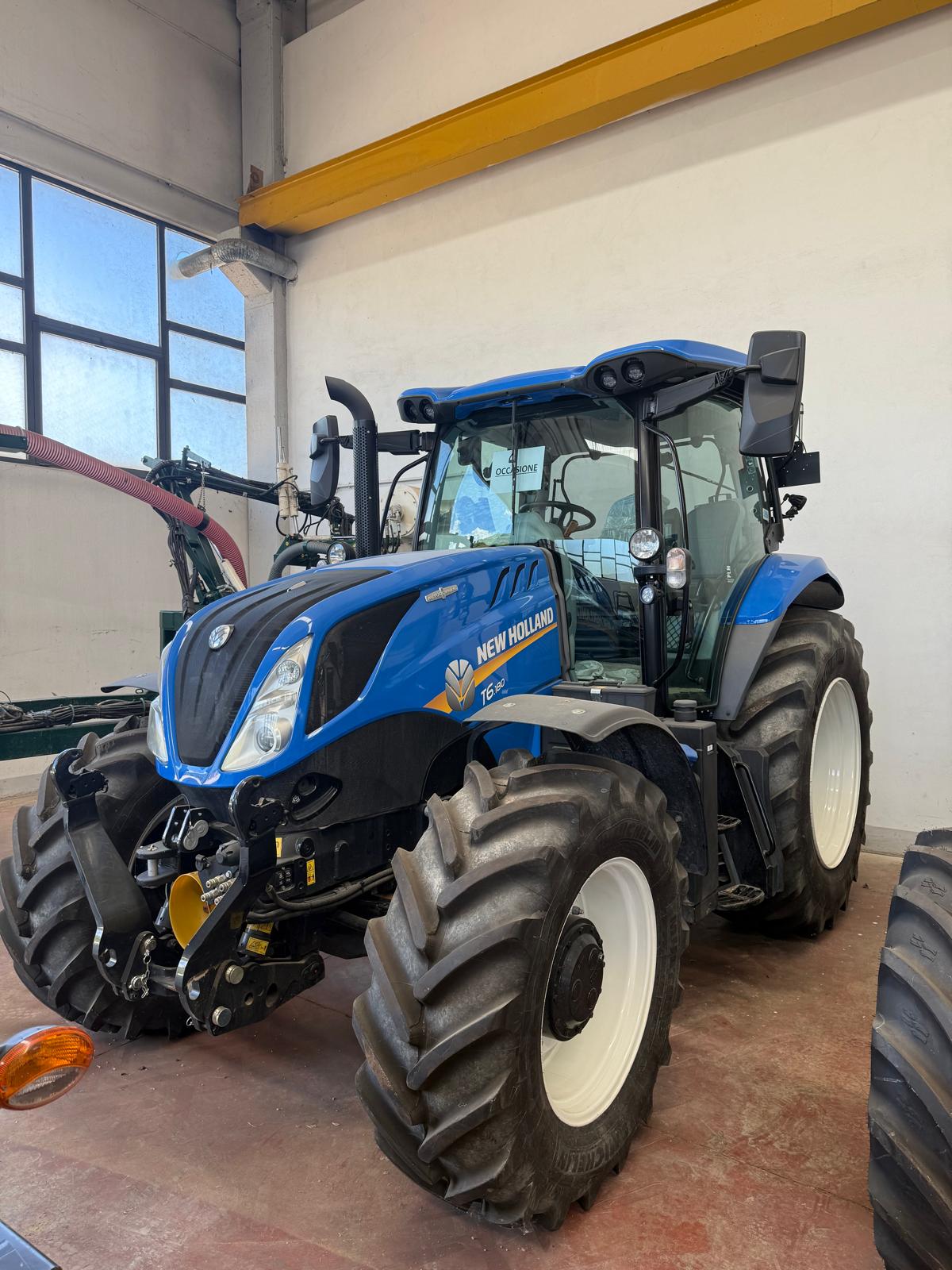 Robino Trattori - NEW HOLLAND T6. 180 AUTOCOMMAND Al momento stai visualizzando NEW HOLLAND T6. 180 AUTOCOMMAND