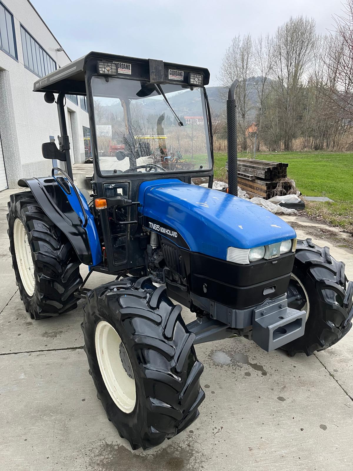 Al momento stai visualizzando NEW HOLLAND TN65D